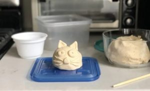 Advantages and disadvantages of sculpting with dough